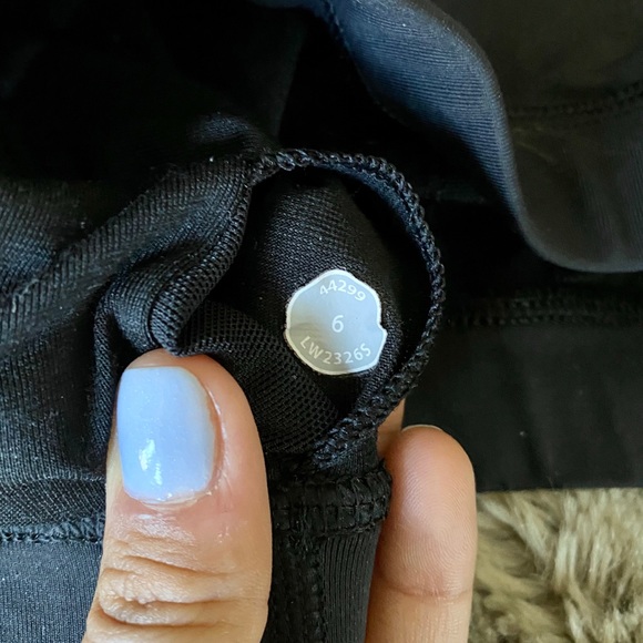 Lululemon sports bra - Picture 4 of 4